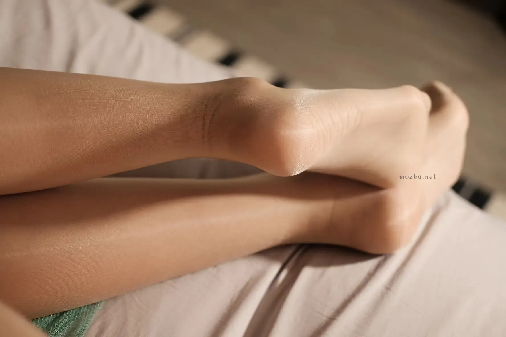 陈佩奇 – 绿色透明纱裙丁字【87P】